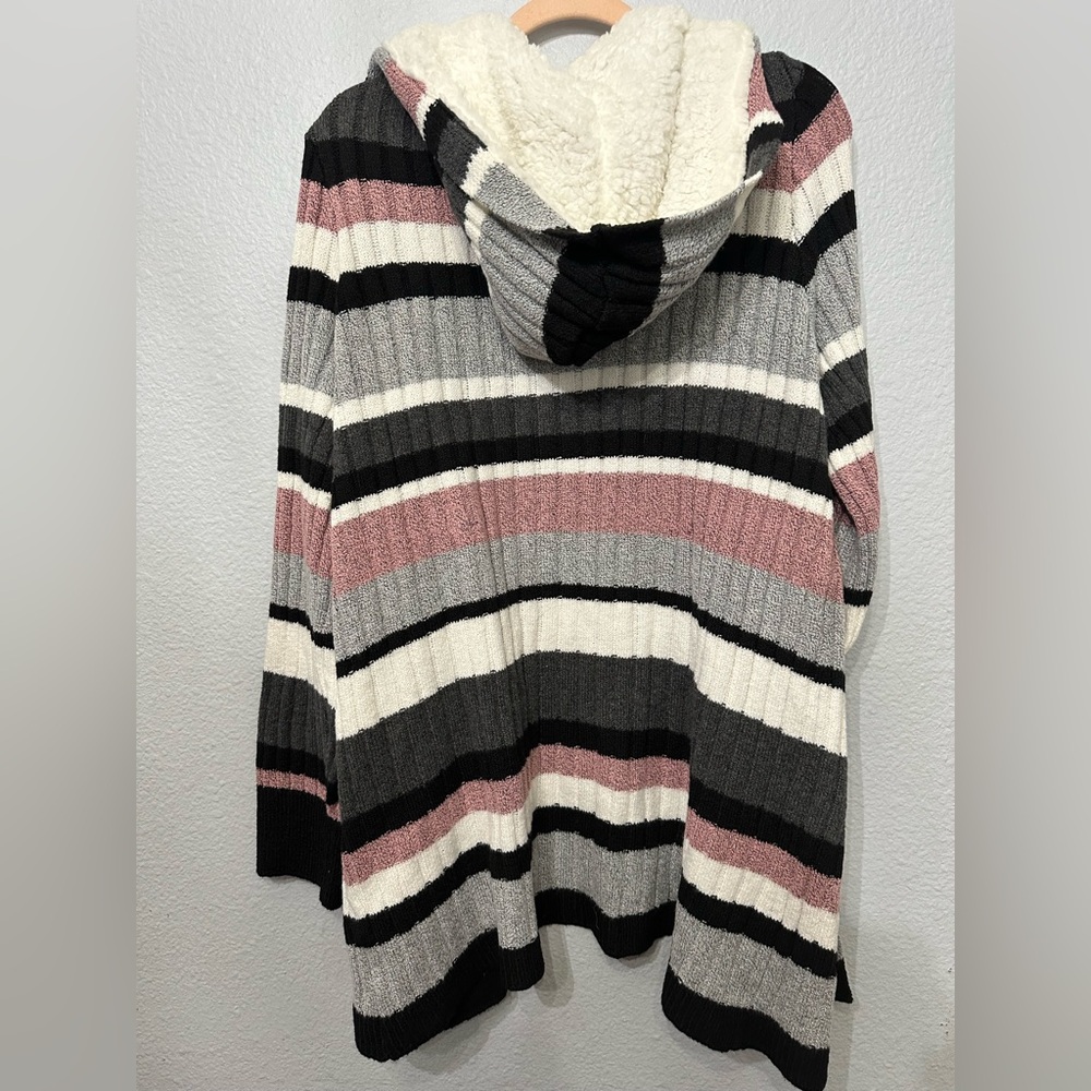 EUC No Boundaries Women's Striped Cardigan - Black, Gray, Pink, White - Picture 2 of 4